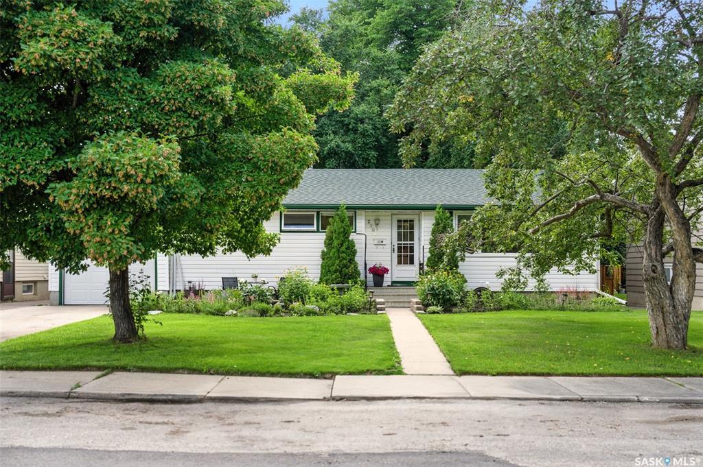 2804 Maceachern Avenue  Saskatoon SK S7J 1B5 photo
