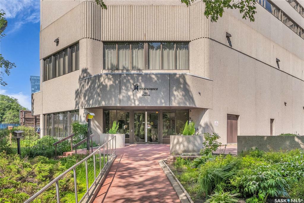 Property Photo: 424 Spadina Crescent E 840 SK S7K 6X7