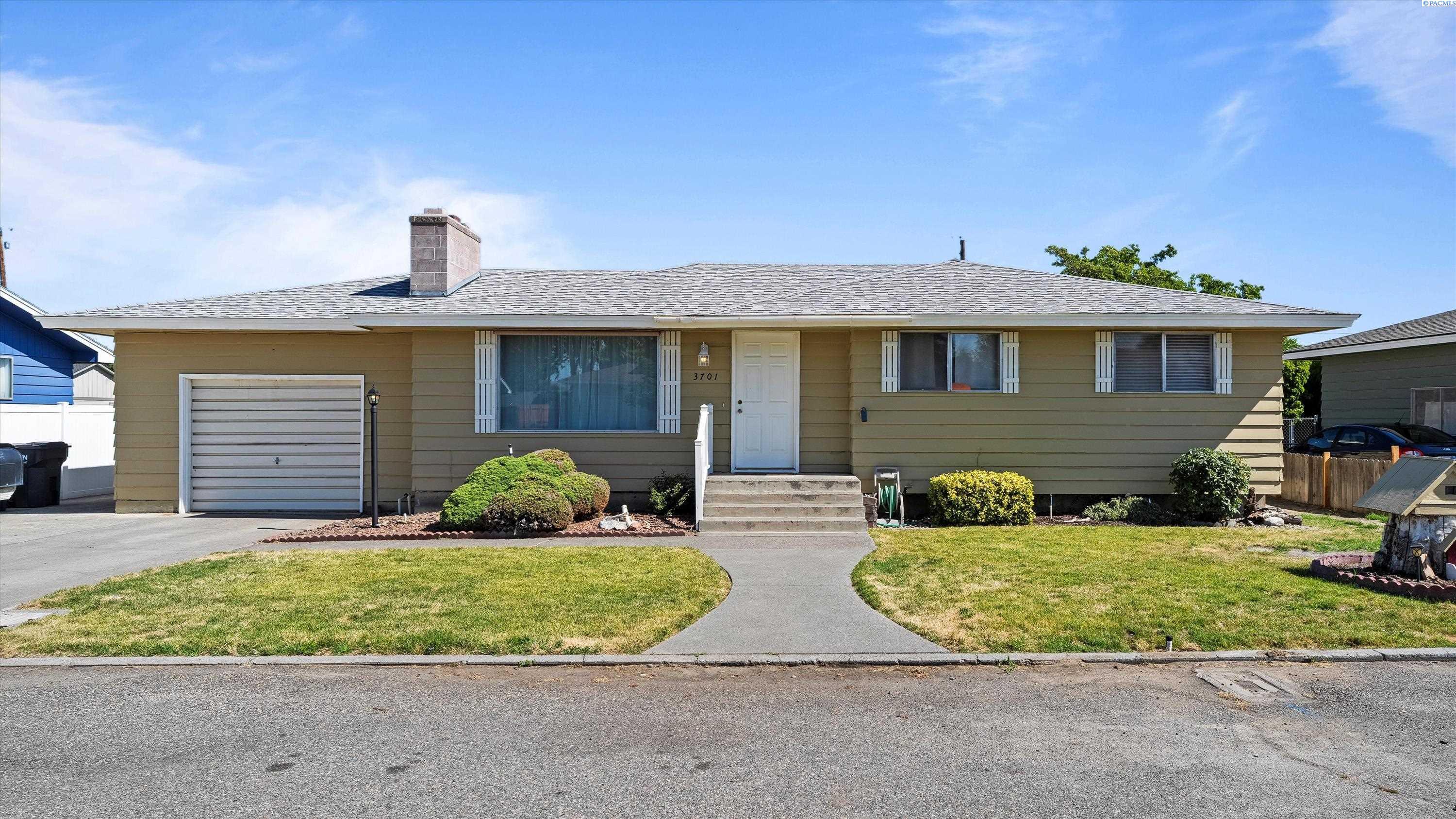 Property Photo: 3701 W Opal Place WA 99301-2136