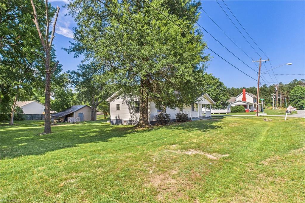 Property Photo: 1038 Johnsontown Road NC 27360
