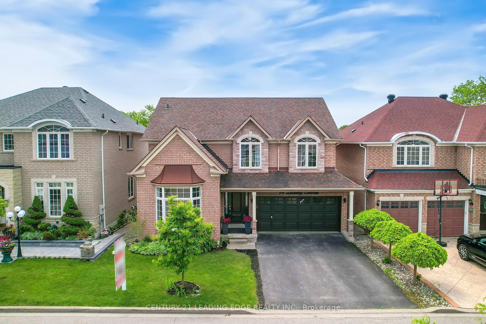Property Photo: 74 Littleleaf Crescent ON L3S 4G1