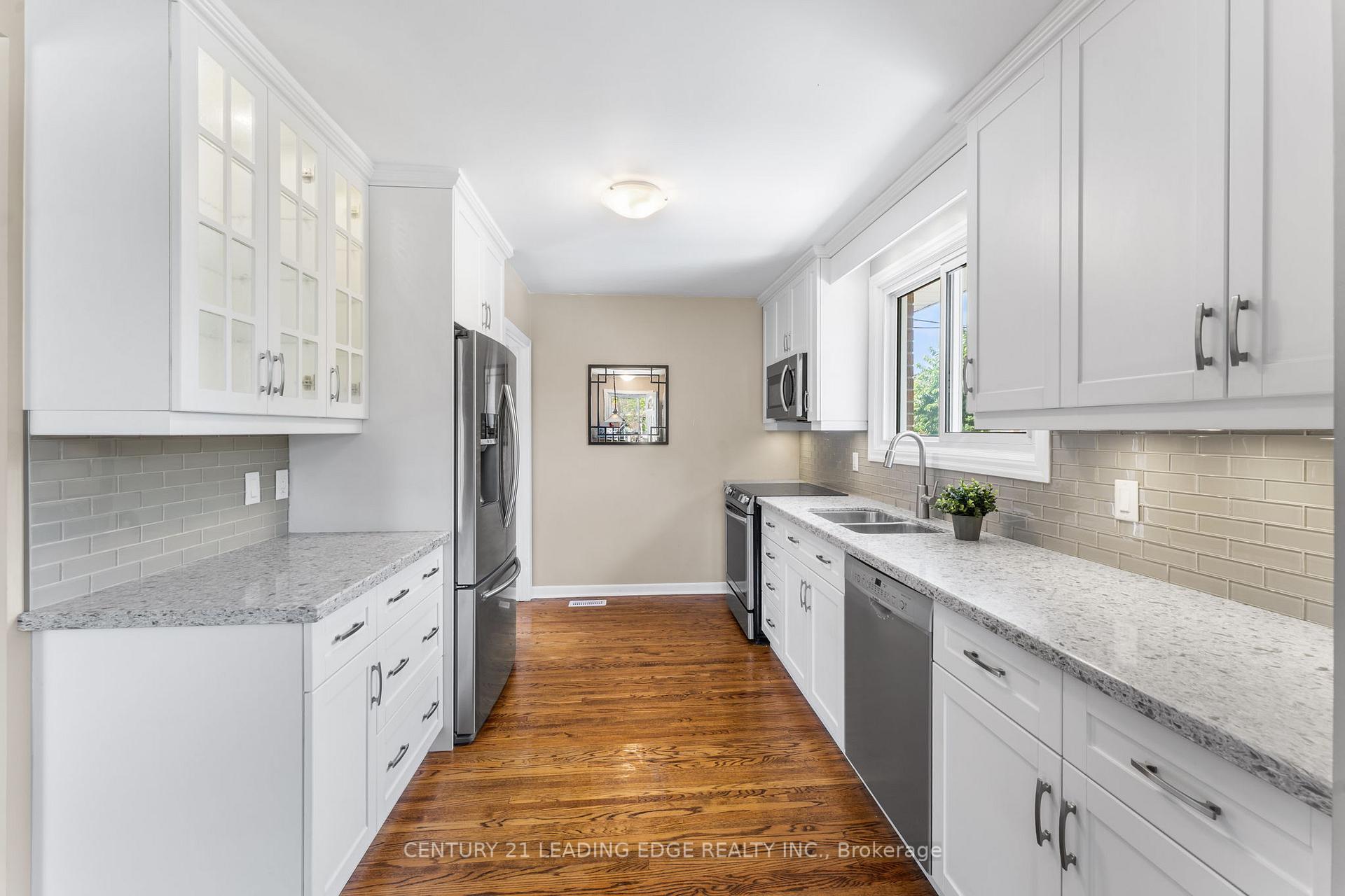 Property Photo: 701 Taylor Avenue ON L1H 2G3