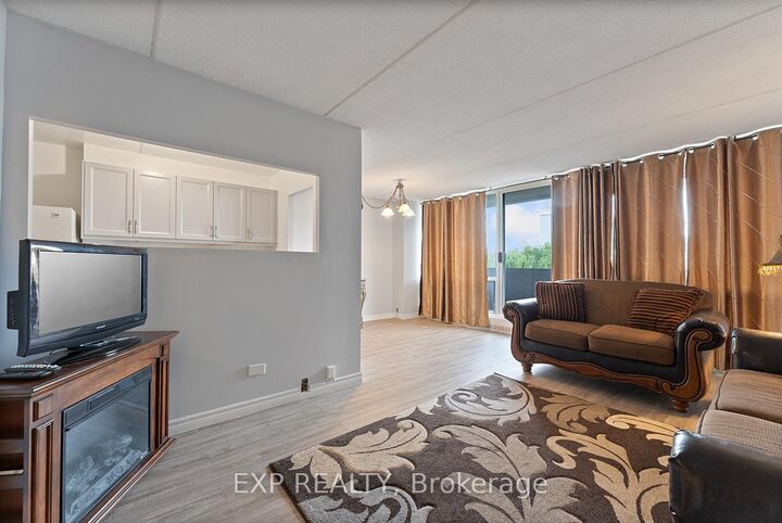 2 Glamorgan Avenue 612  Toronto ON M1P 2M8 photo