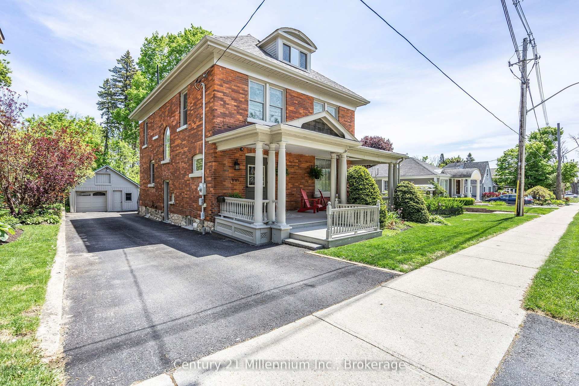 Photo de la propriété: 100 Matchedash Street N ON L3V 4T8