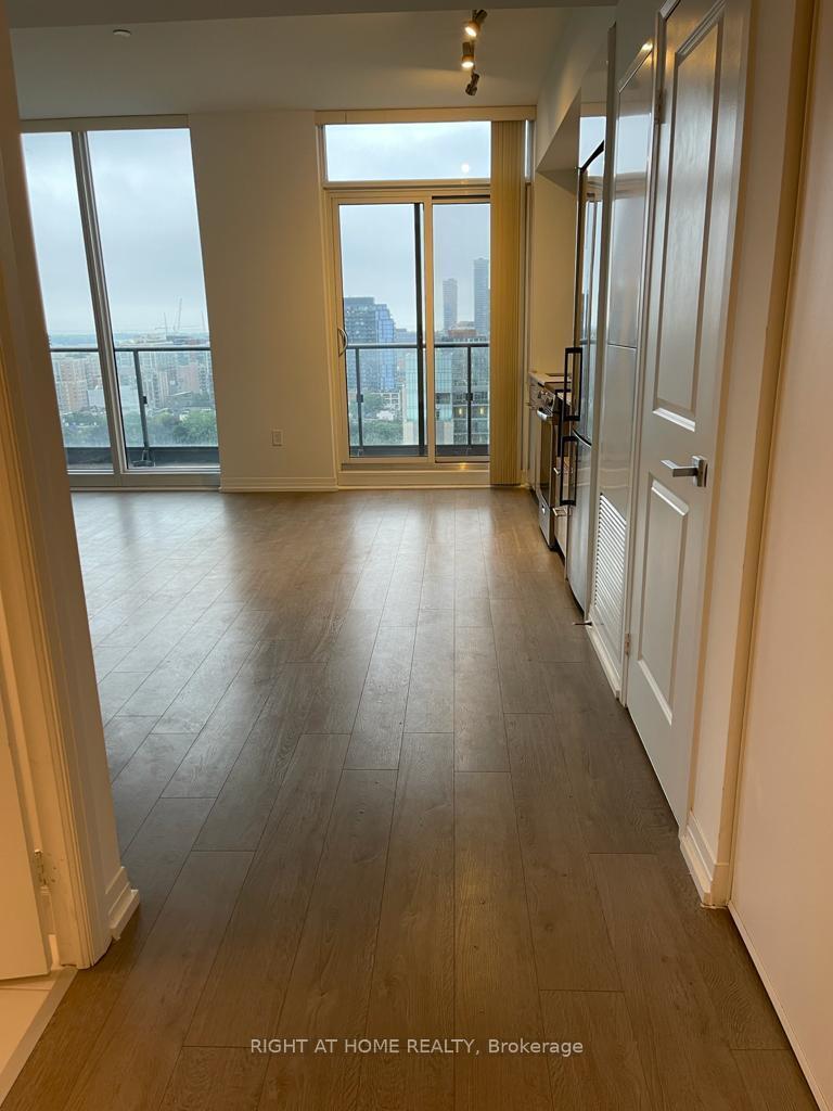 Property Photo: 251 Jarvis Street 1216 ON M5B 2C2