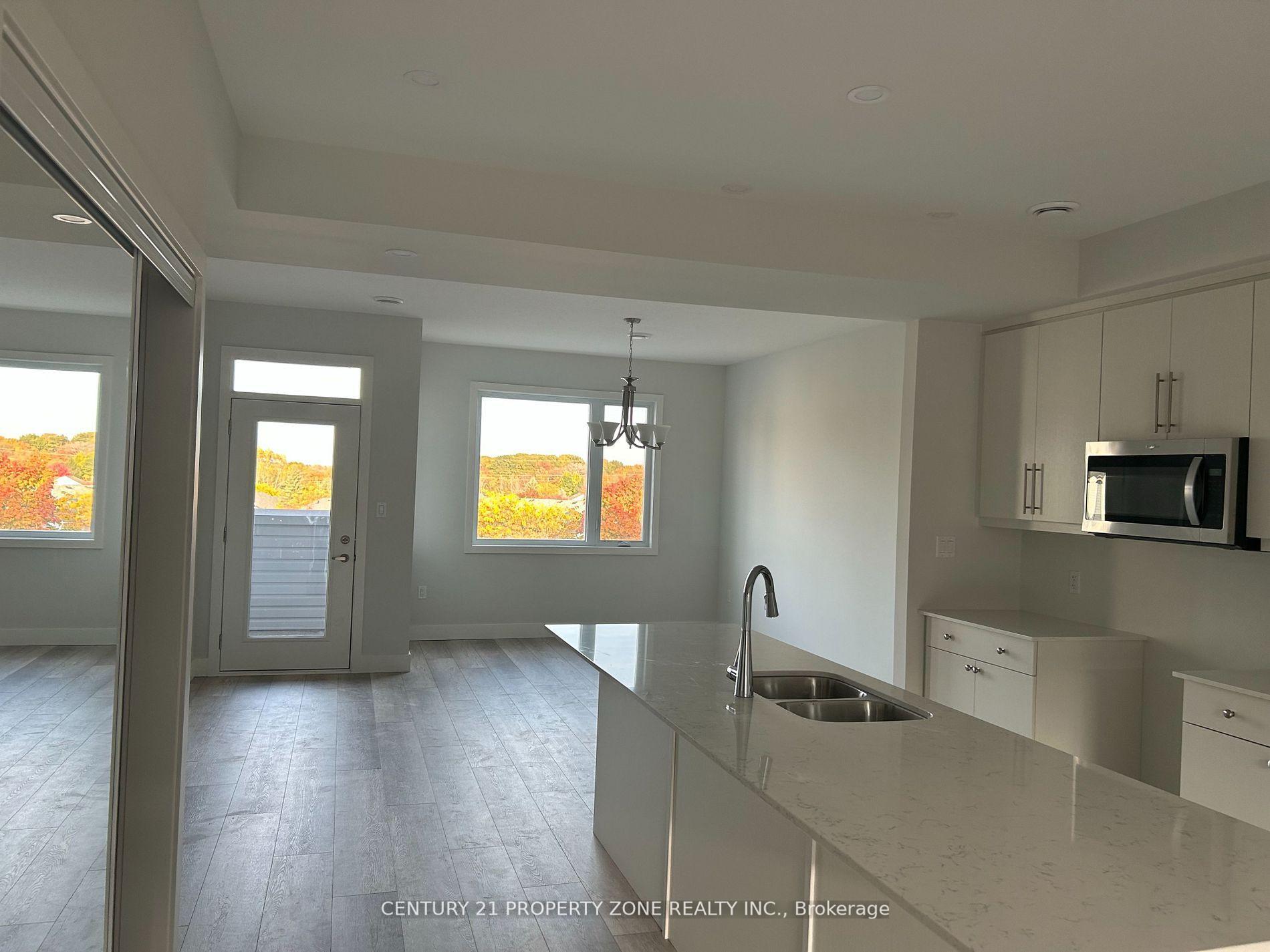 Photo de la propriété: 925 Deveron Crescent 48 ON N5Z 5A4