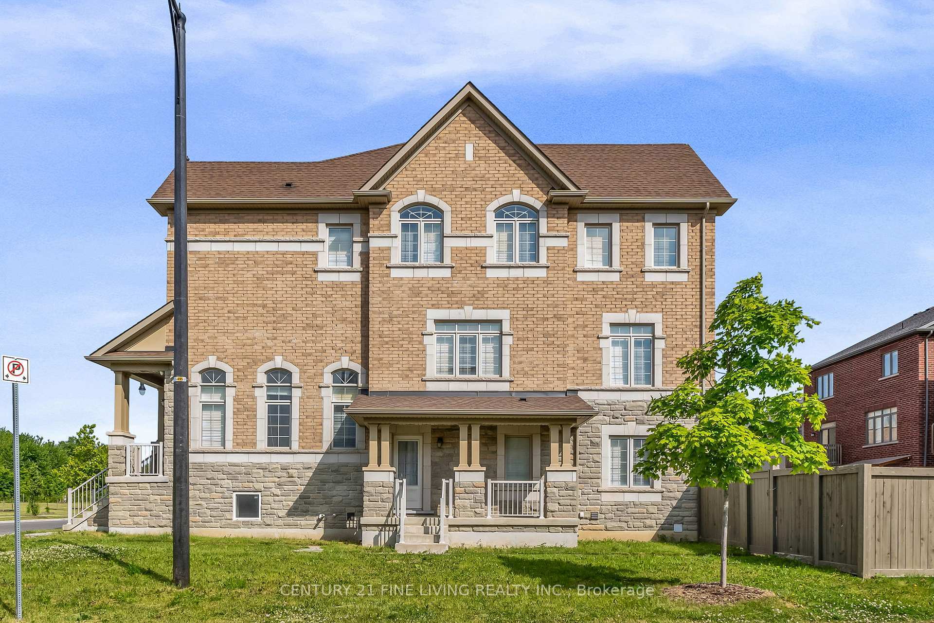 Photo de la propriété: 495 Queen Mary Drive ON L7A 4Y1