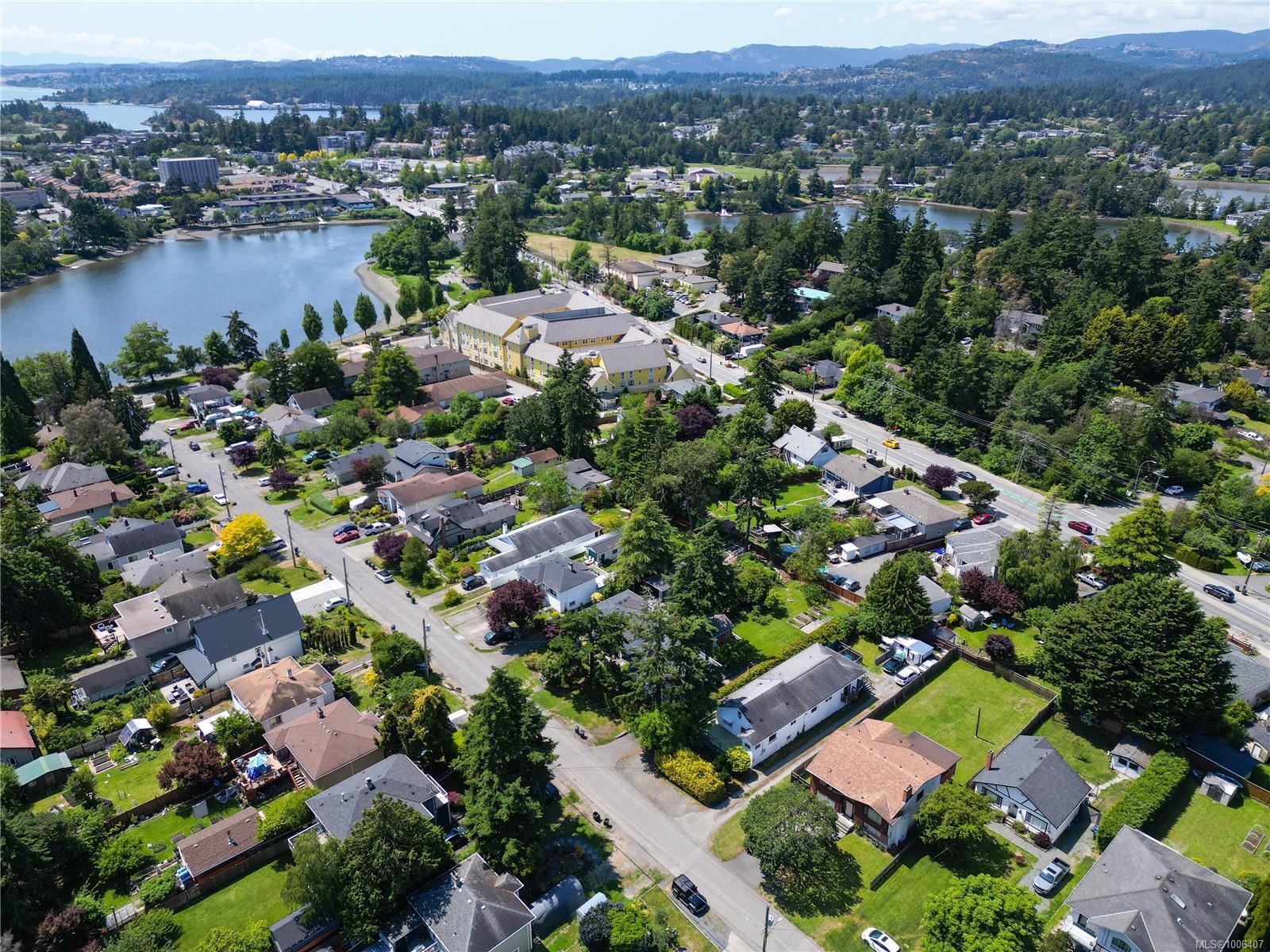 Photo de la propriété: 2844 Rockwell Ave BC V9A 2M9