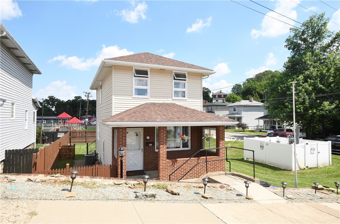 Property Photo: 404 Emerson PA 15120