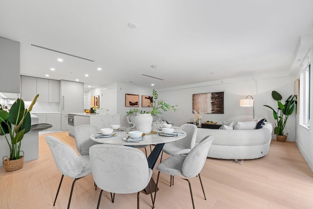 Property Photo: 1331 Marine Drive 202 BC V7T 1B6