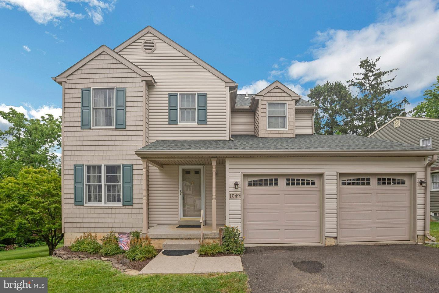 Property Photo: 1049 Ryans Circle PA 19038