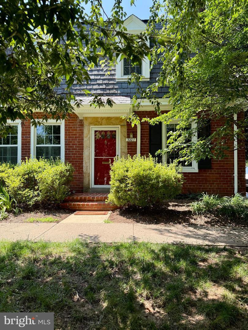 3207 S Stafford Street  Arlington VA 22206 photo