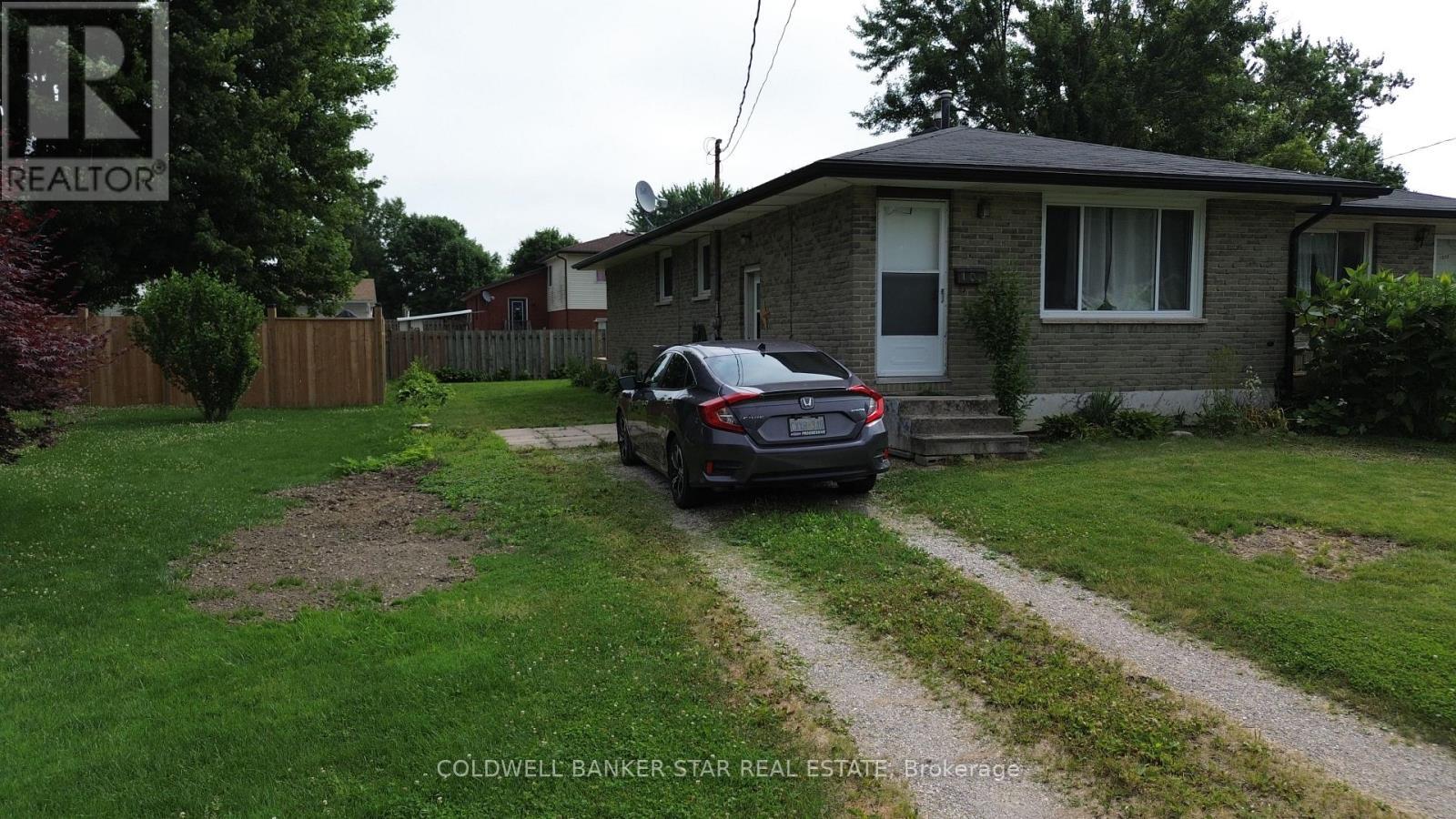Property Photo:  109 B Victoria Street  ON N0L 1M0 