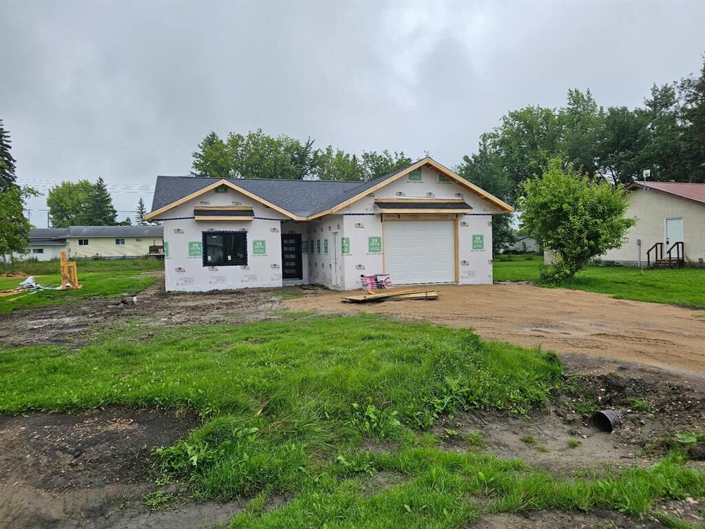Property Photo: 318 First Avenue MB R0A 2K0
