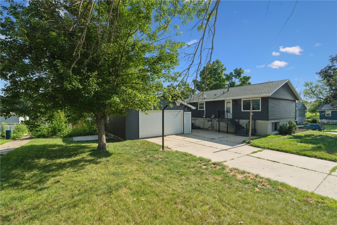 Property Photo: 3140 Stratford Lane SW IA 52404