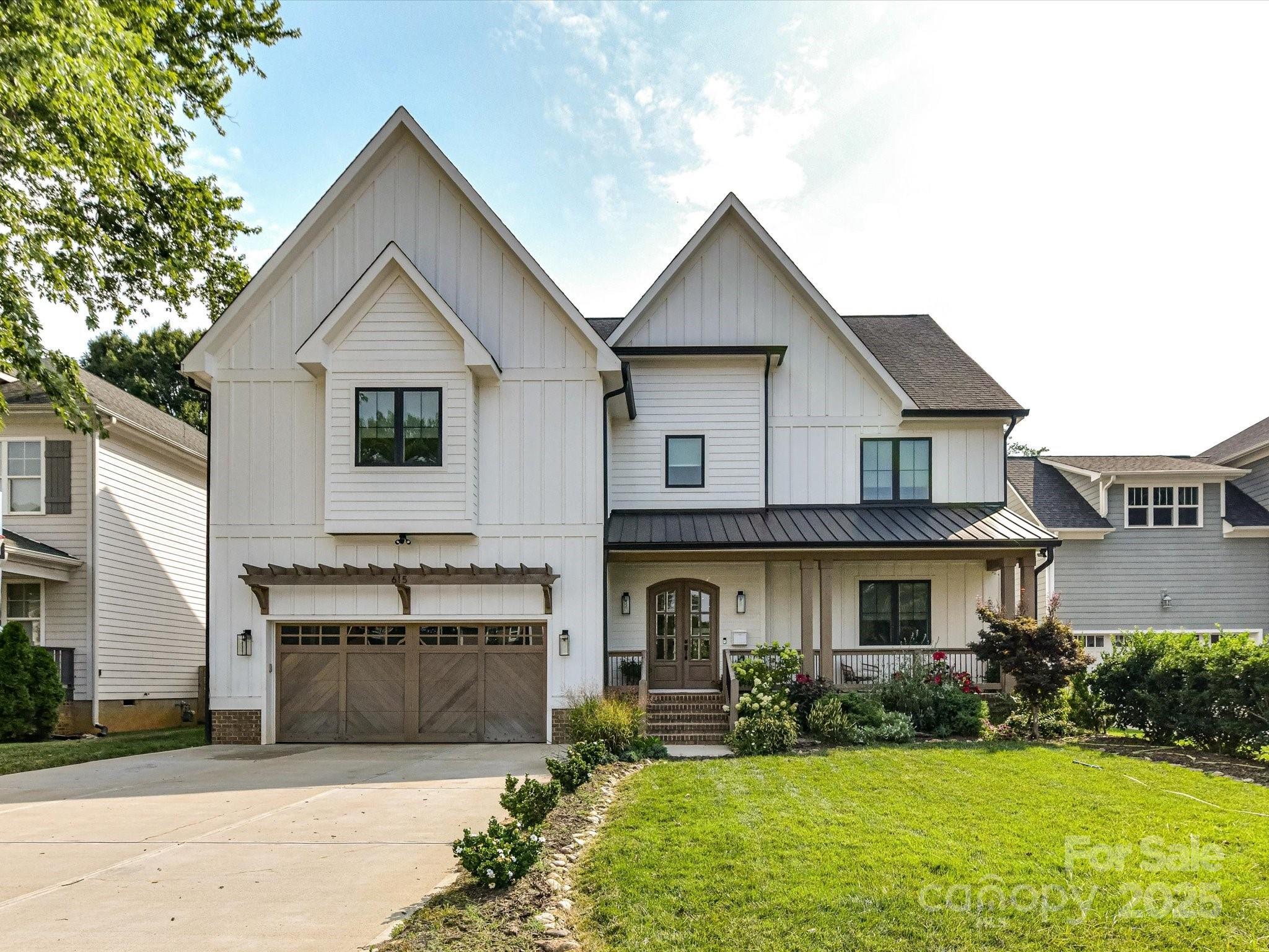 615 Melbourne Court  Charlotte NC 28209 photo