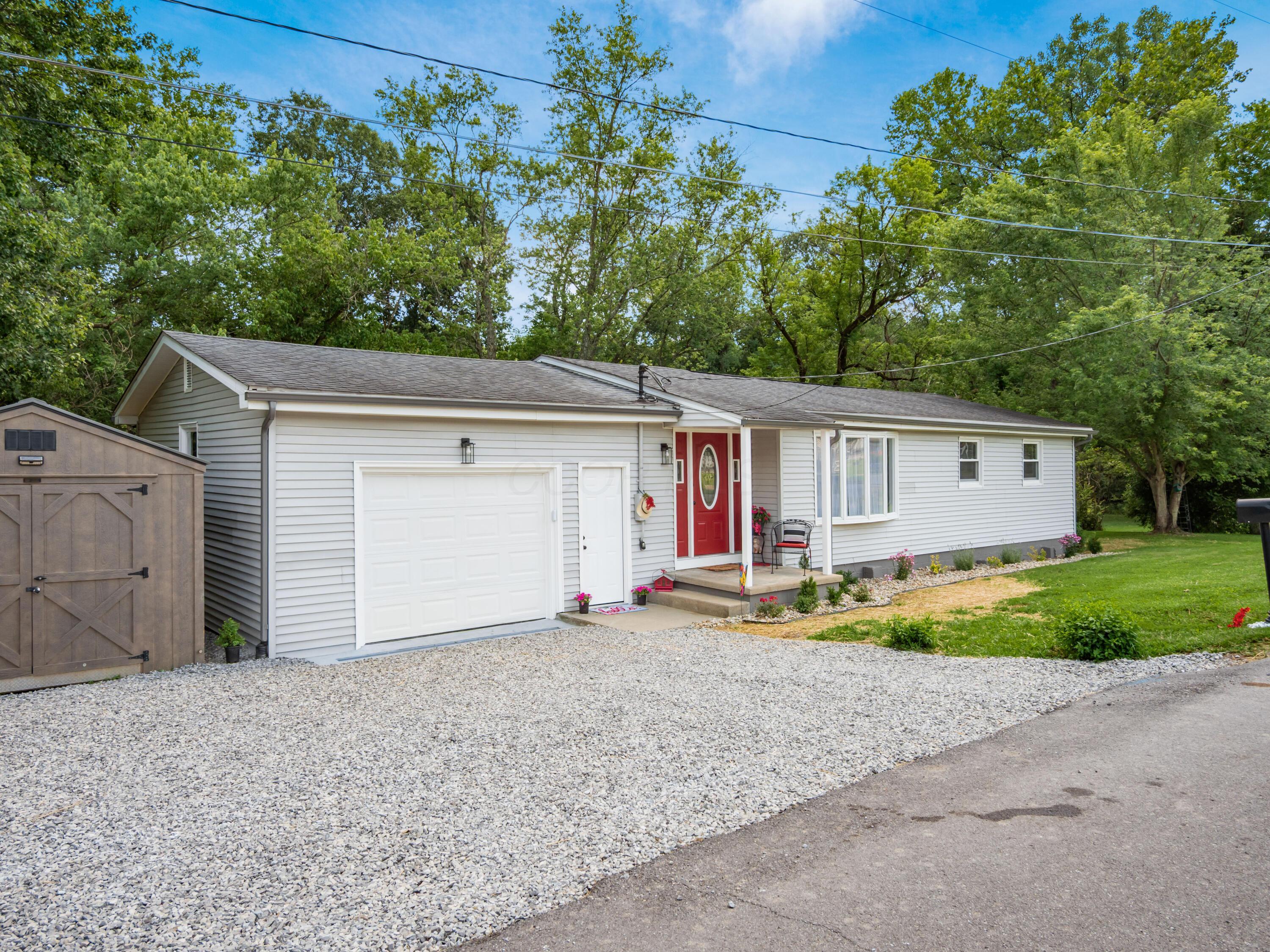 Property Photo: 900 Milldale Avenue OH 43701