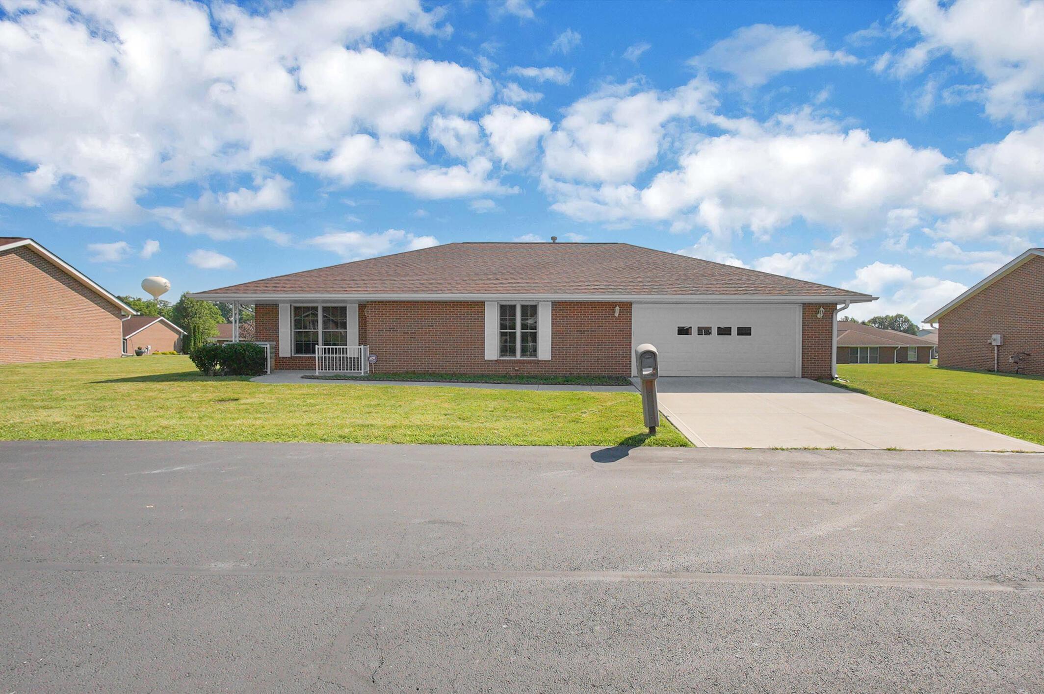 Property Photo: 406 Aarika Drive OH 43162