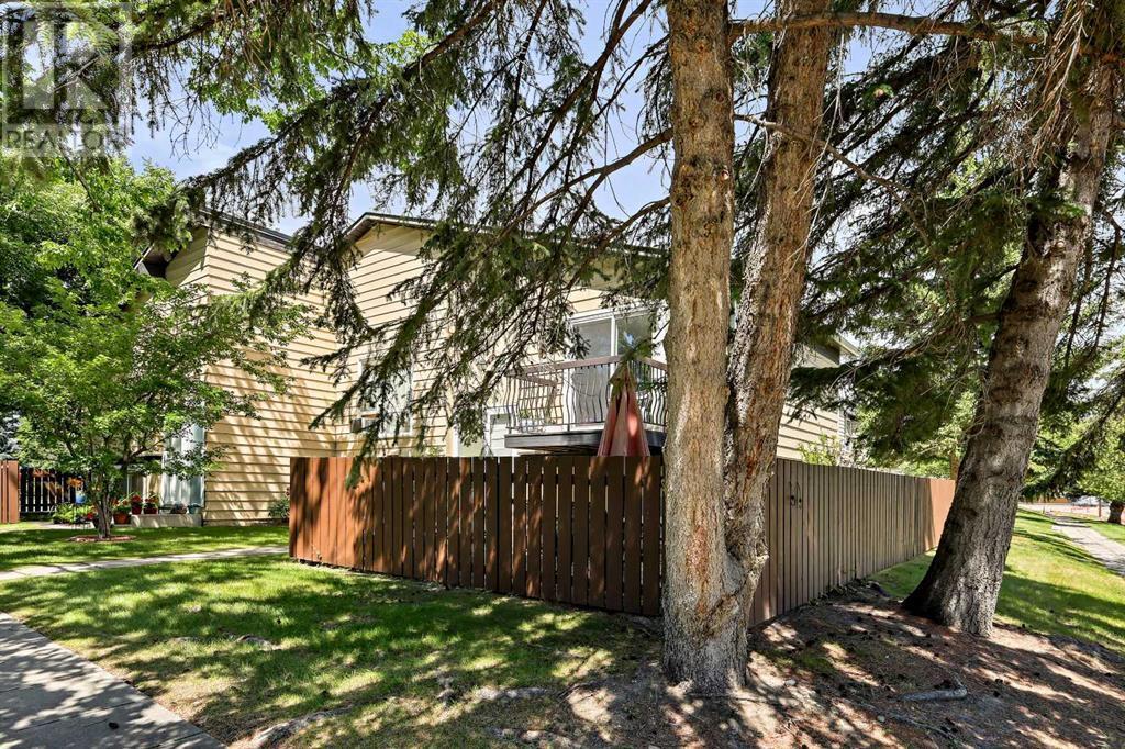 Property Photo: 7205 4 Street Northeast AB T2K 5S3