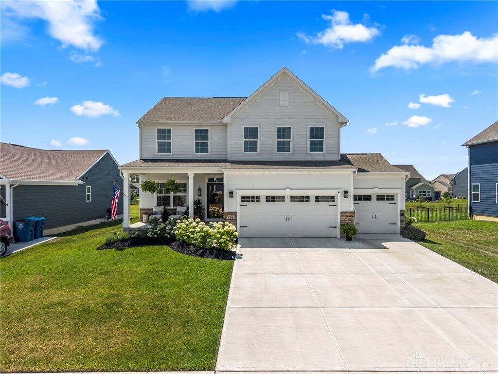 Property Photo: 425 Sydney Drive OH 45371