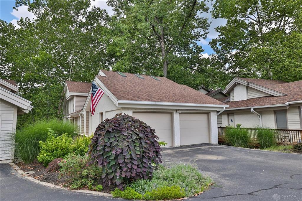 Property Photo:  1464 W Alex Bell Road  OH 45459 
