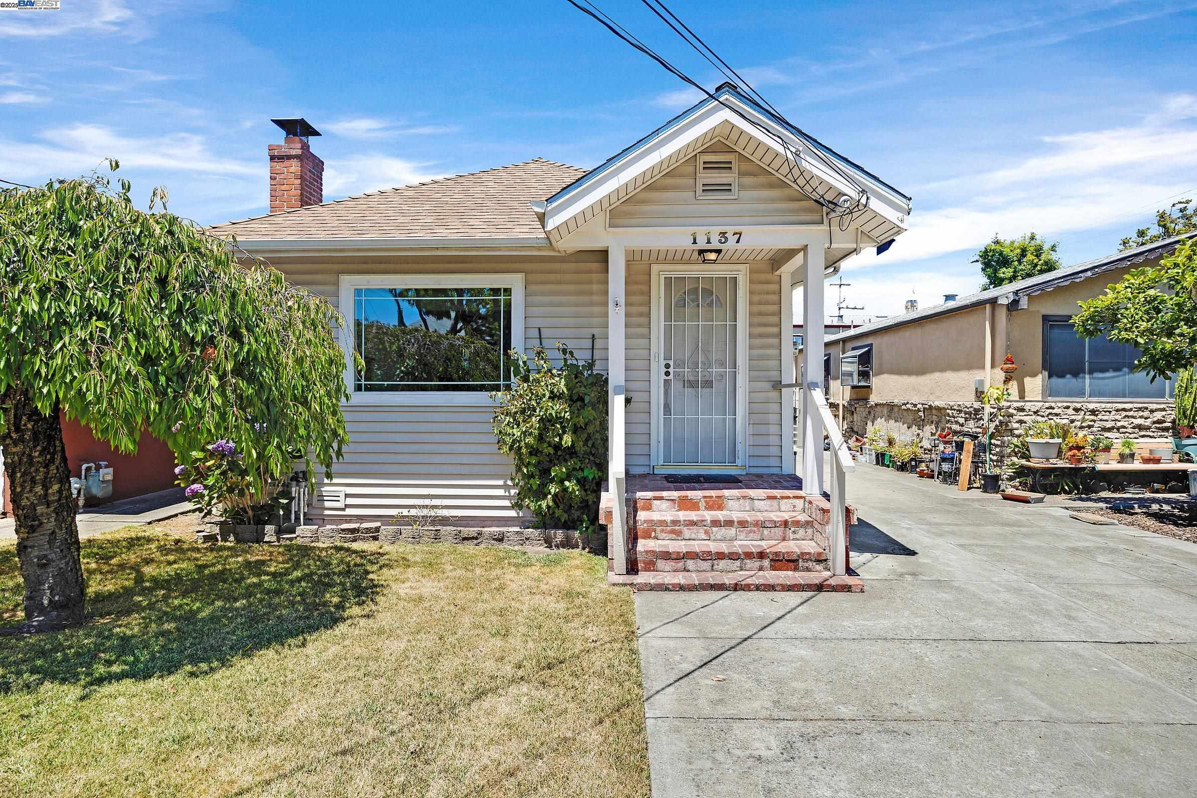 Property Photo: 1137 Post St CA 94501