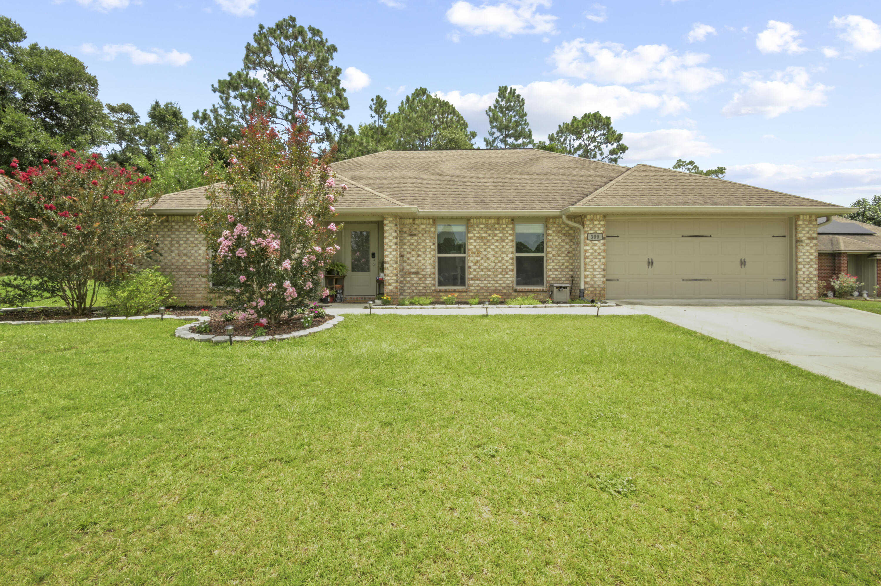 Property Photo: 300 Cassady Lane FL 32539
