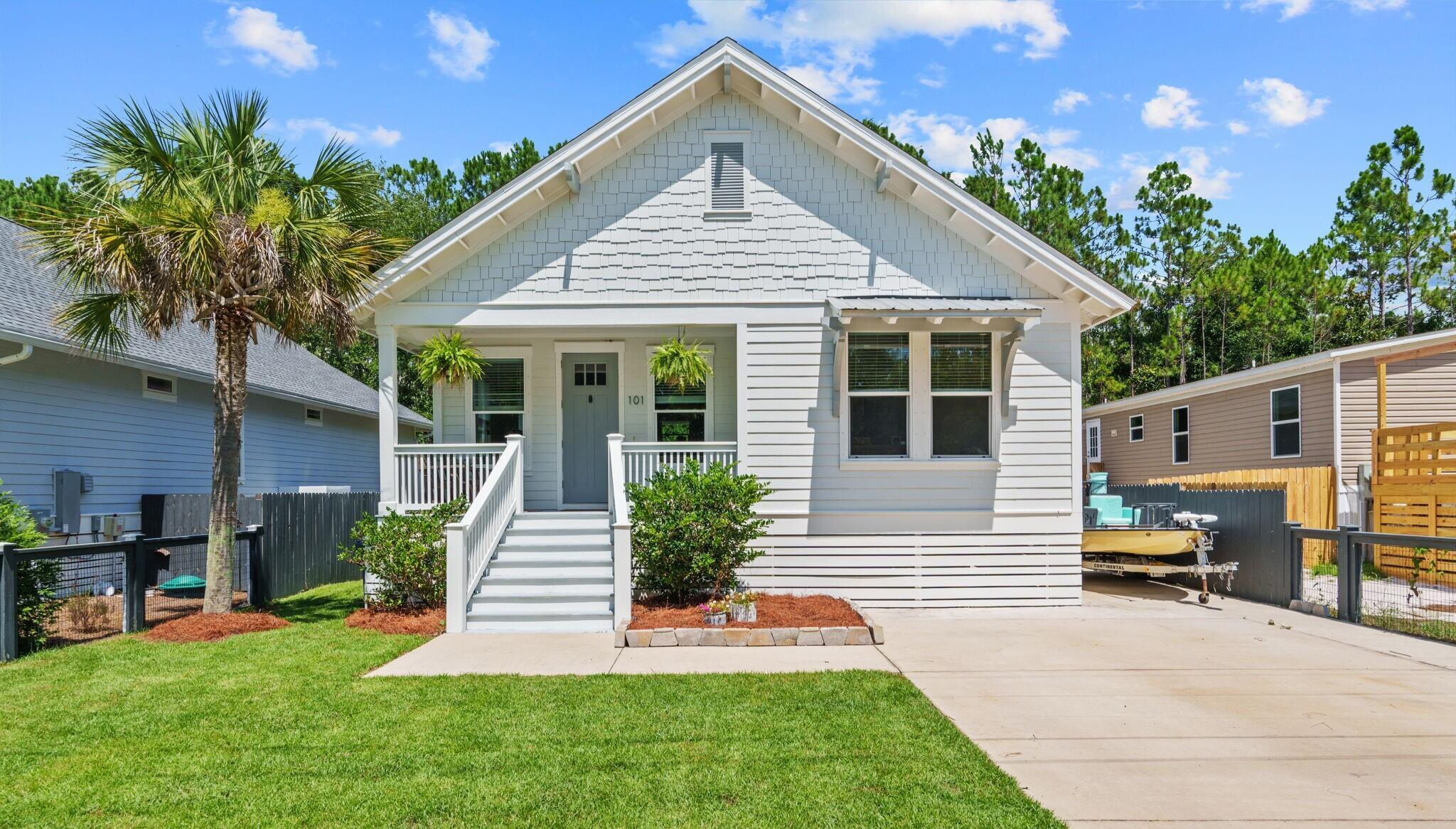 Property Photo:  101 N 6th Street  FL 32459 