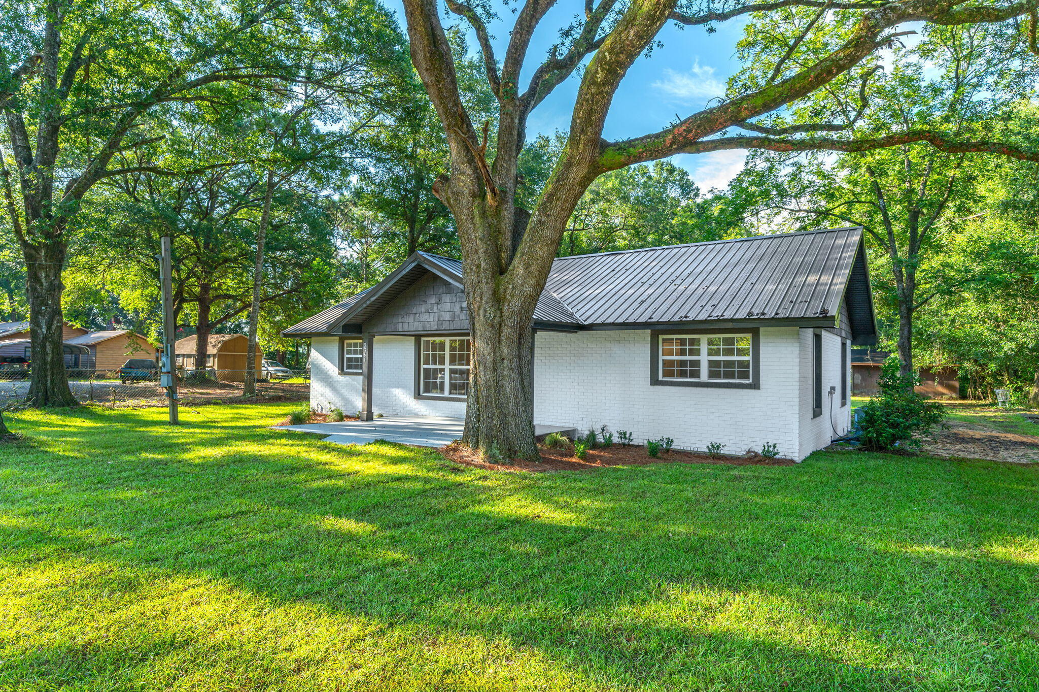 Property Photo: 2364 Susan Drive FL 32536