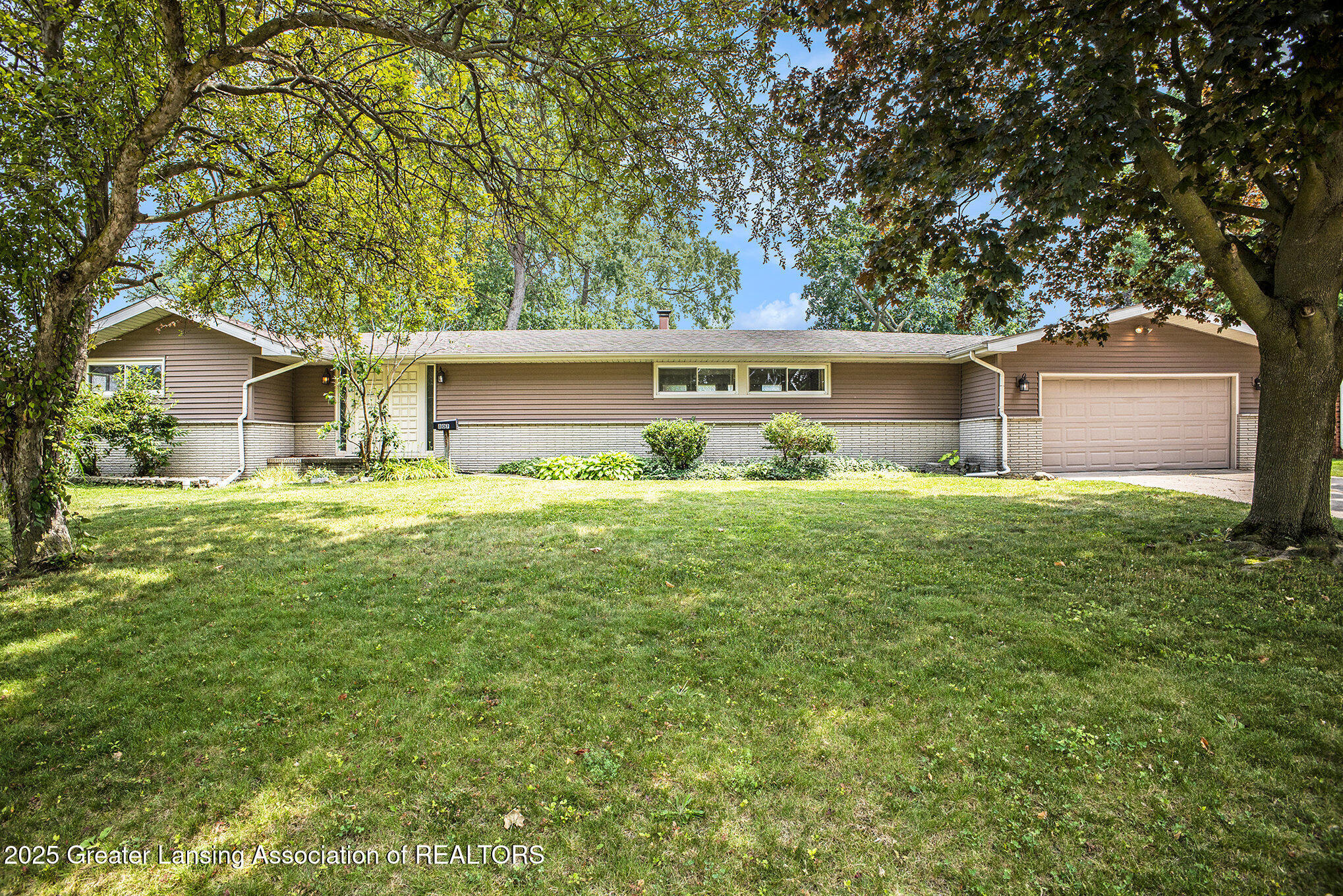 Property Photo: 807 Riverside Drive MI 48875