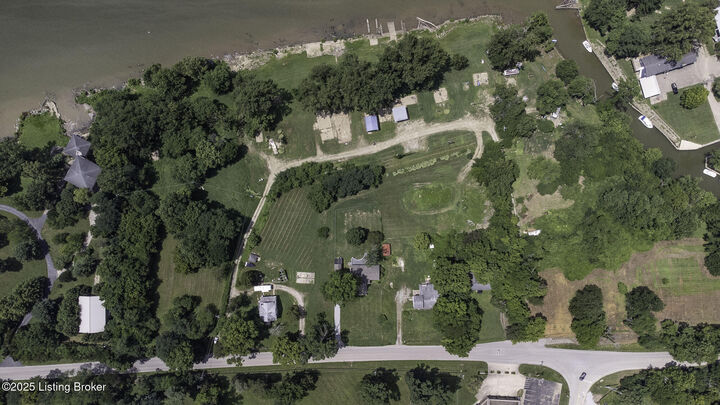 Property Photo:  5209 River Rd  KY 40222 