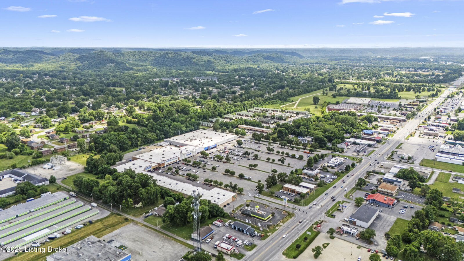 Property Photo: 5404 Vesper Ln KY 40272