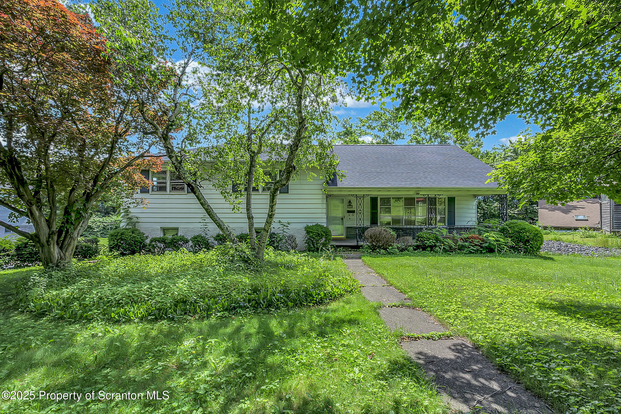 Property Photo: 1302 Dundaff Street PA 18519