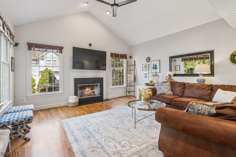 Property Photo: 1 Dogwood Ct NJ 07924
