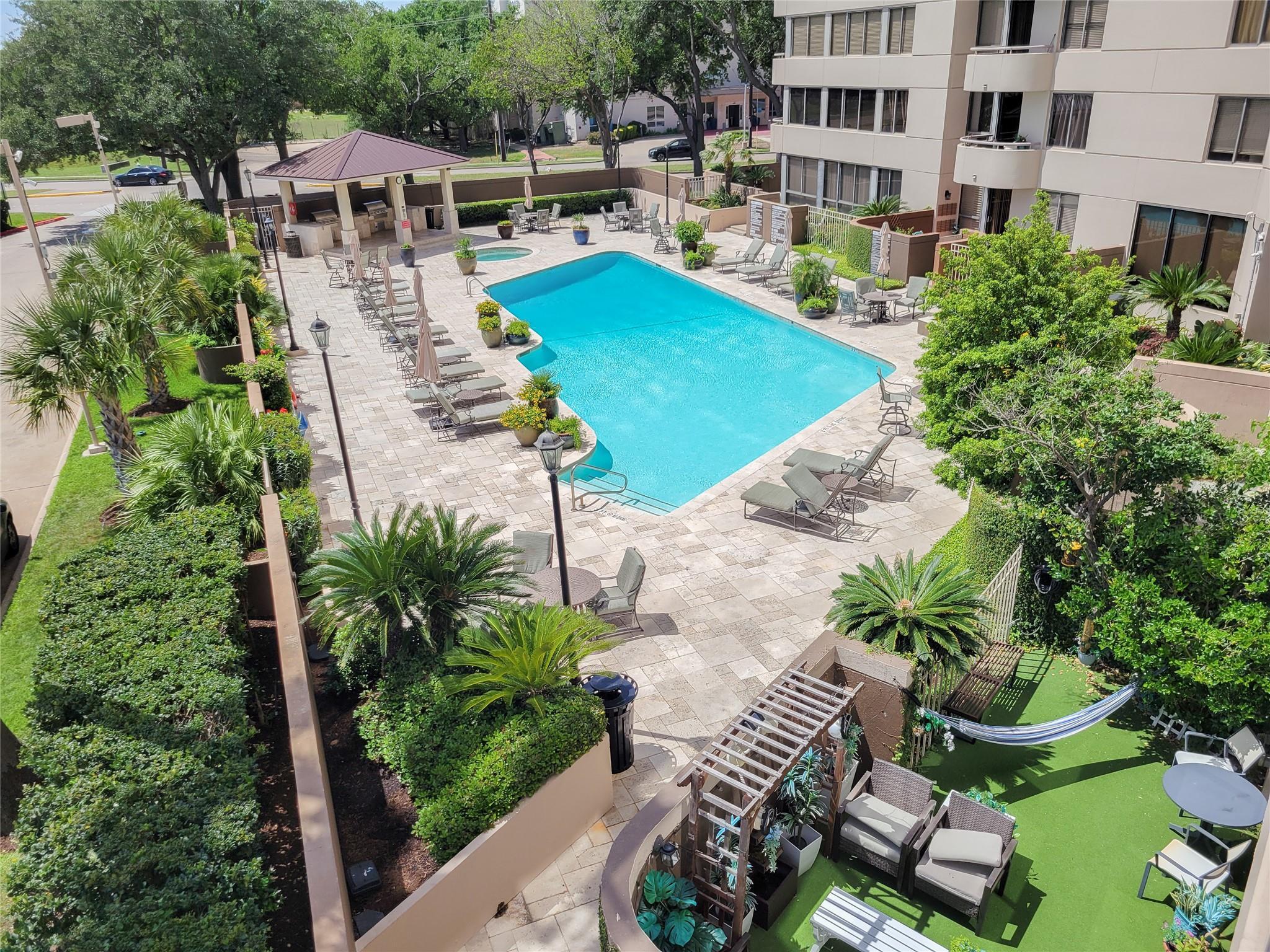 Property Photo: 3525 Sage Road 303 TX 77056