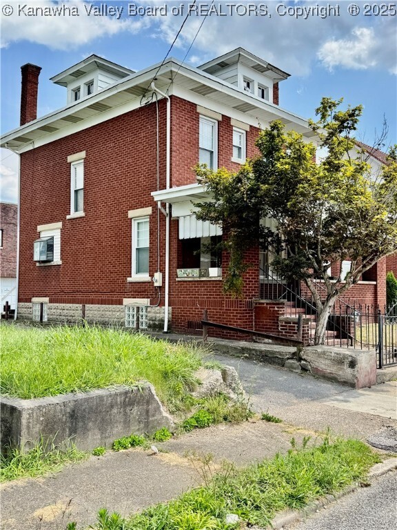 Property Photo: 406 Elm Street WV 25302