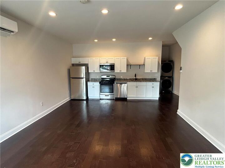 Property Photo:  740 W Berwick Street 1  PA 18042 