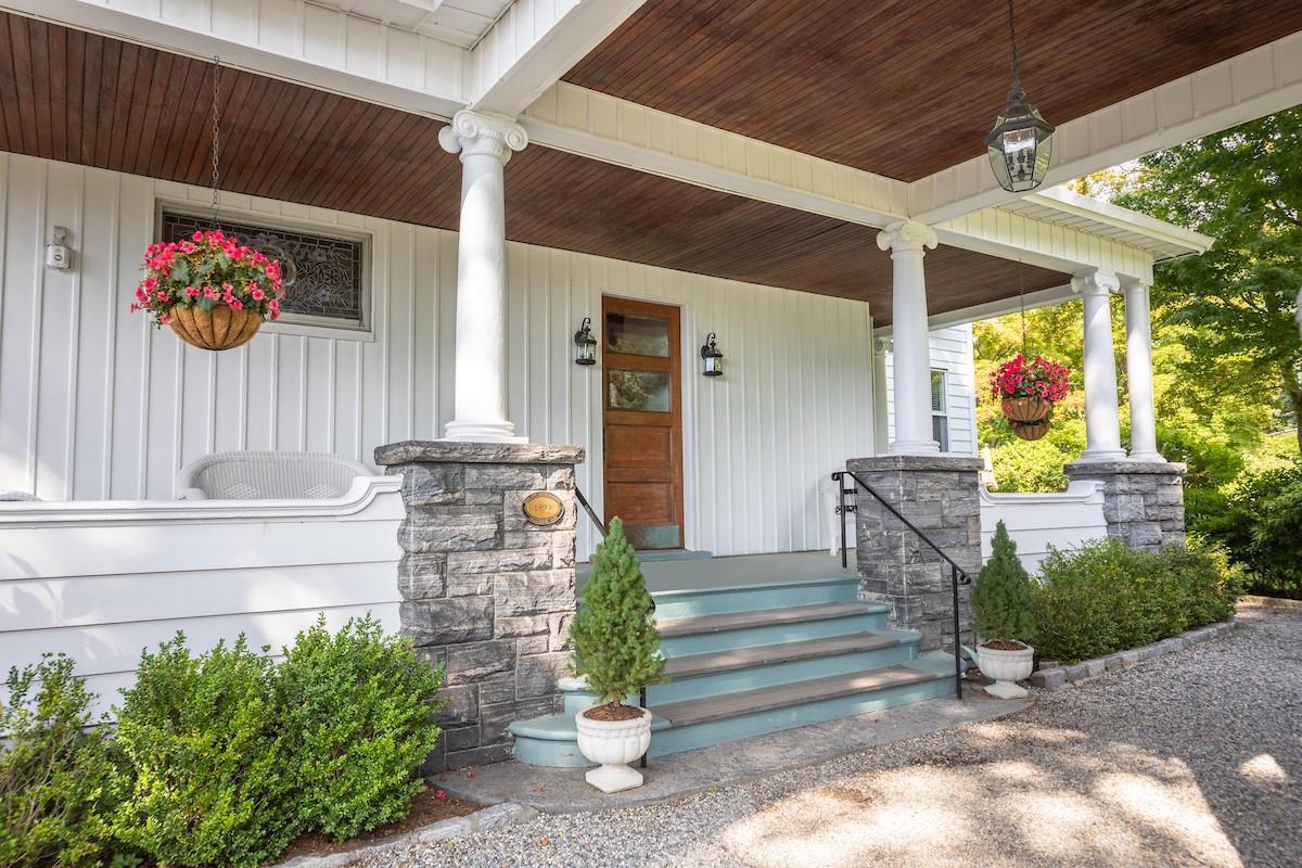 Property Photo: 38 Oliphant Avenue 7 NY 10522