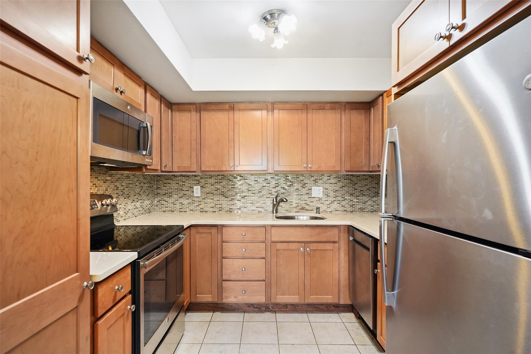 Property Photo: 52 Jefferson Oval E NY 10598