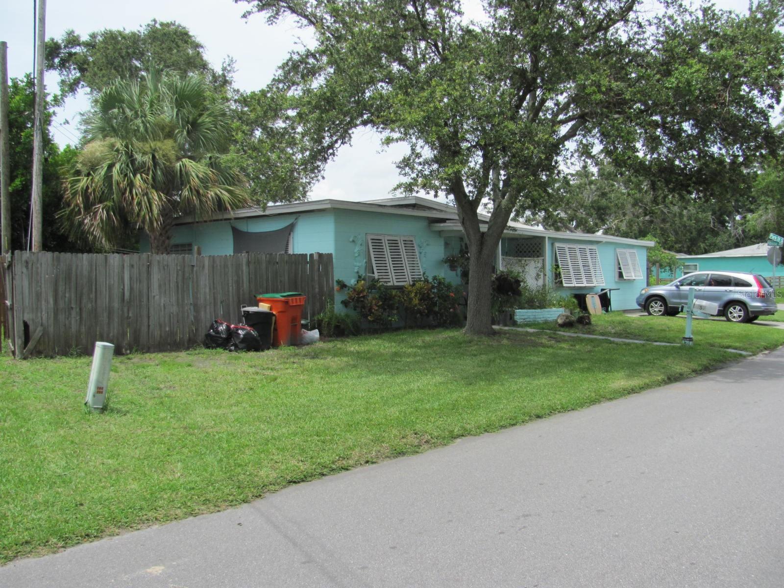 Property Photo: 6657 Hibiscus Avenue S FL 33707