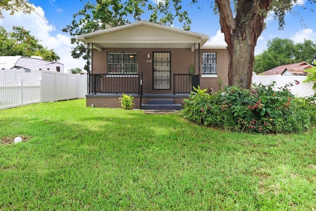 Property Photo: 3008 W Palmetto Street FL 33607