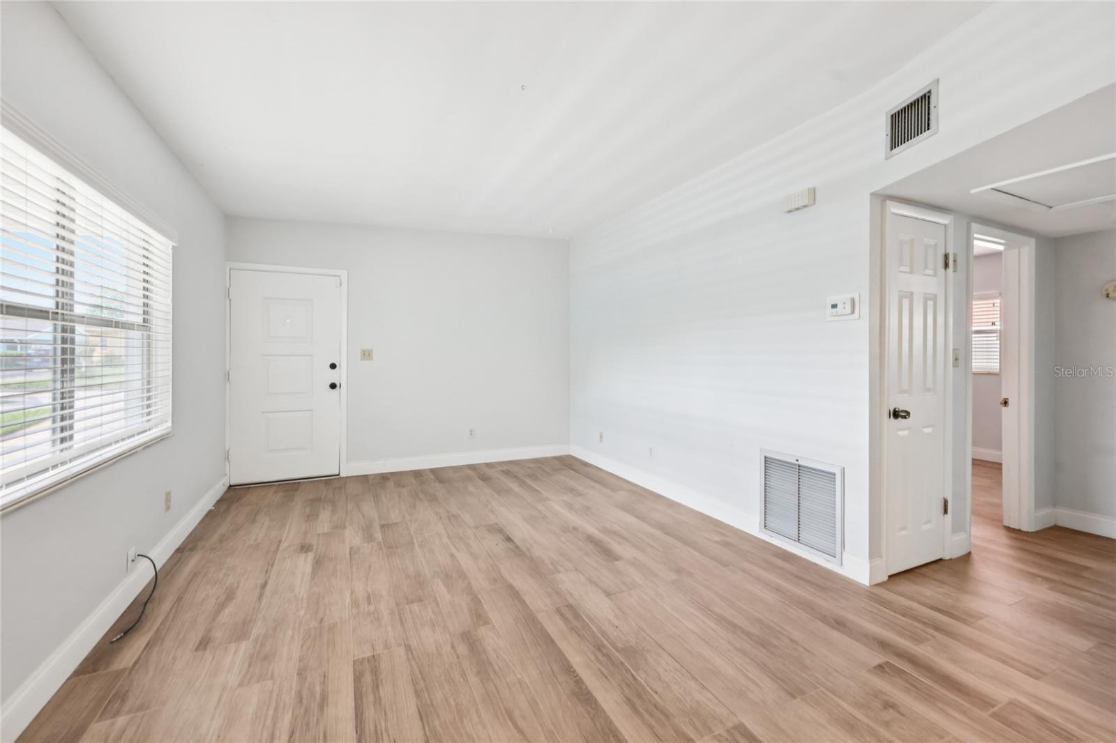 Property Photo: 1419 E Harding Street FL 32806