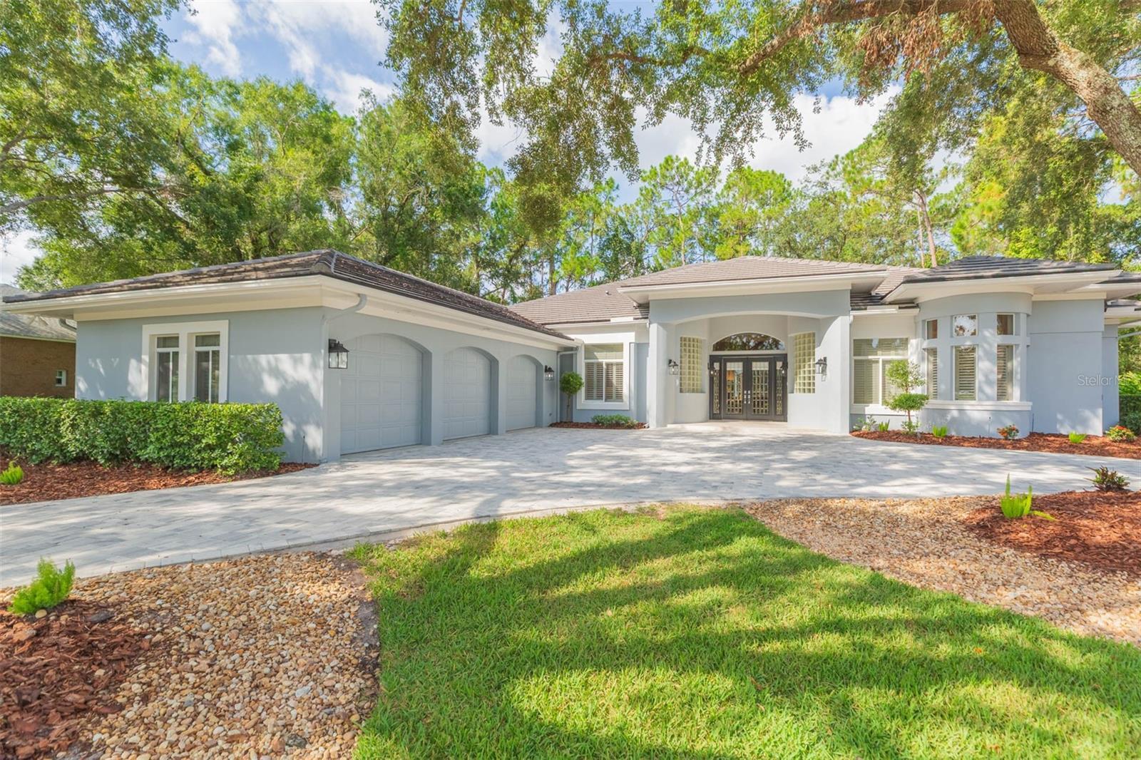 Property Photo: 6417 Renwick Circle FL 33647
