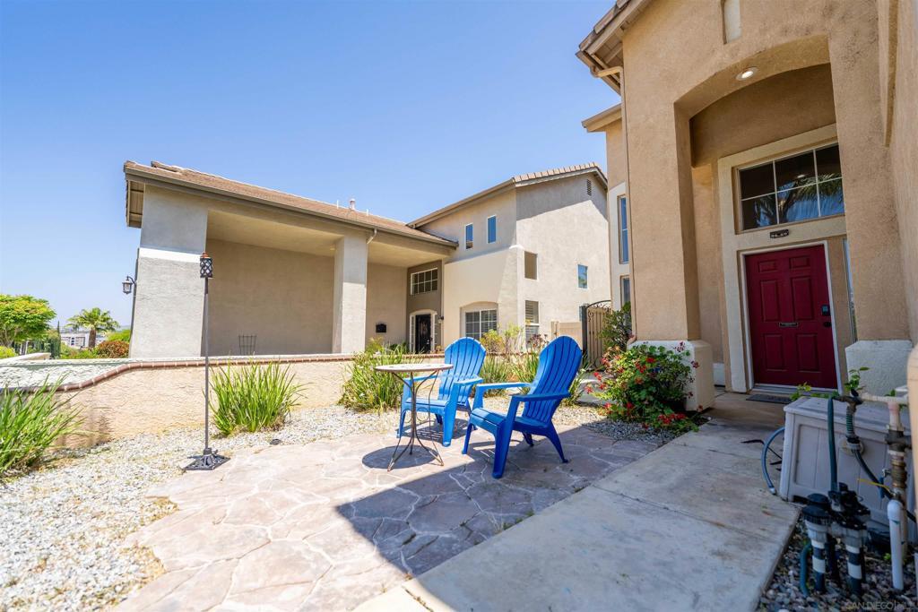 Property Photo: 39513 Bonaire Way CA 92563