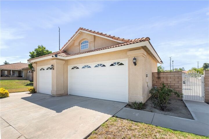 Property Photo:  6879 Mission Grove Pkwy N  CA 92506 