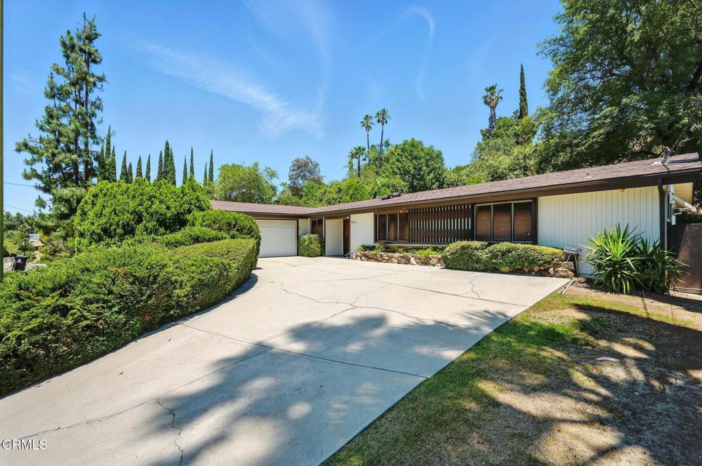 Property Photo:  20877 Kelvin Place  CA 91367 