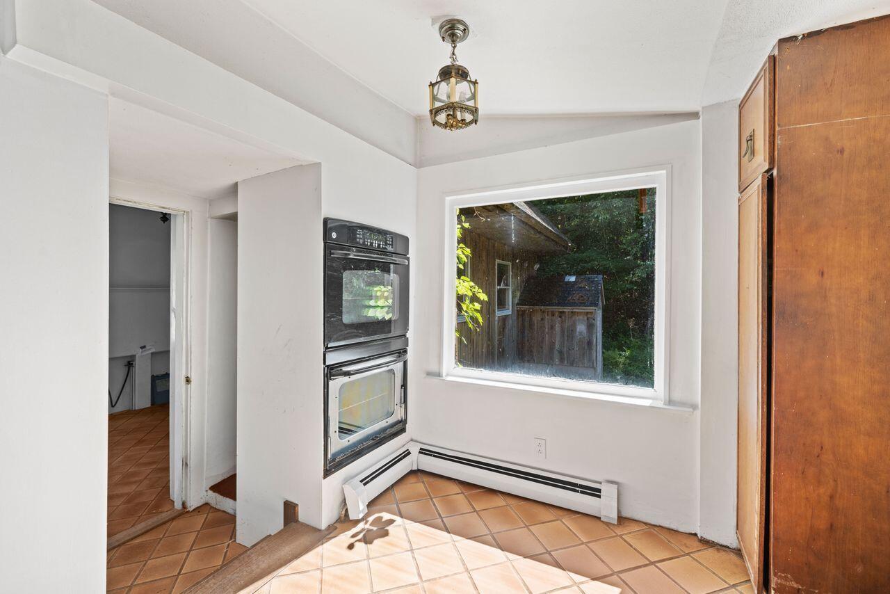Property Photo: 48 Elm Street ME 04095