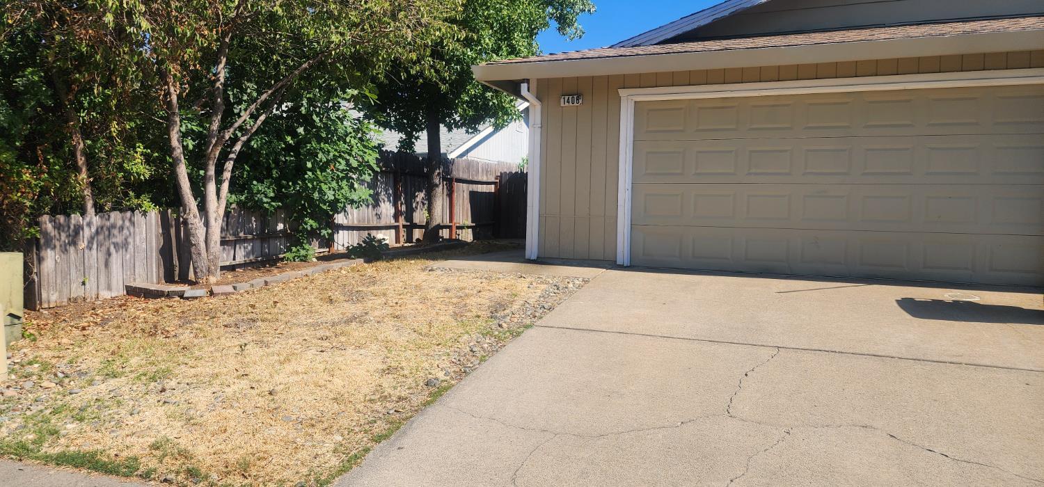 Property Photo: 1406 Elm Street CA 95678