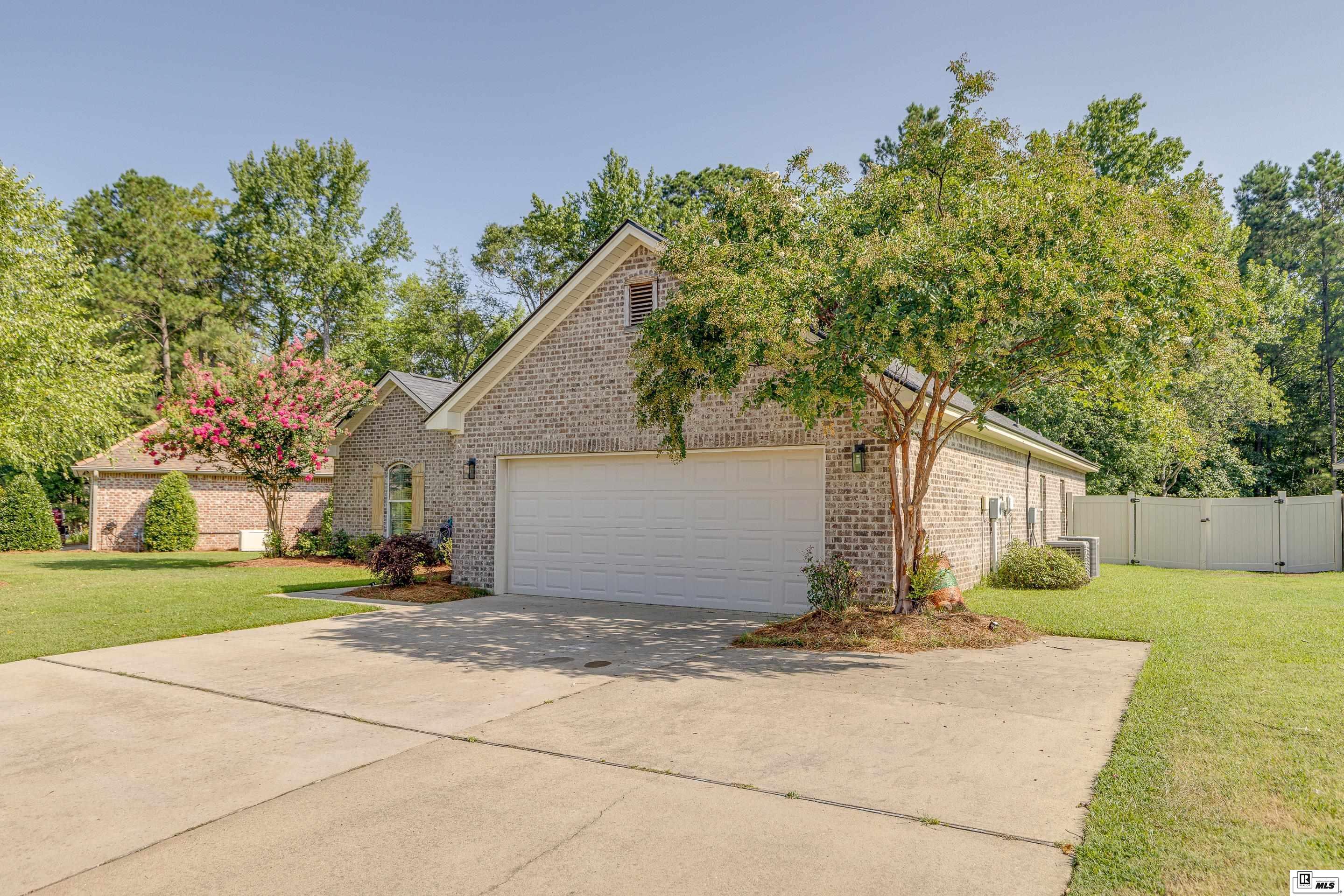 Property Photo: 105 Old Creek Road LA 71291