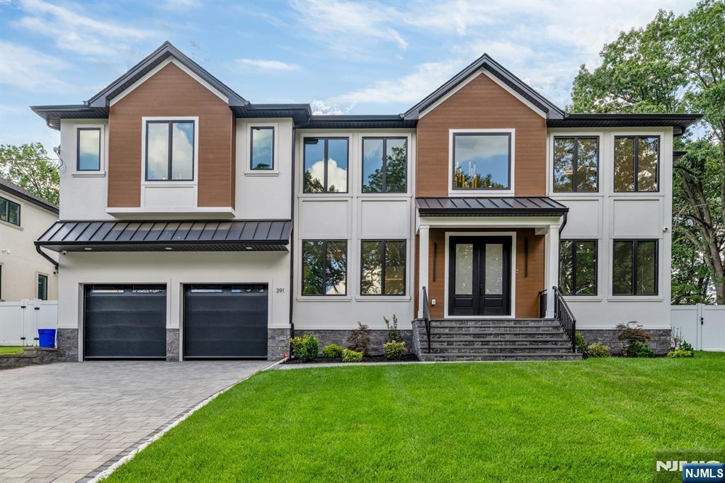 391 Harrison Street  Paramus NJ 07652 photo